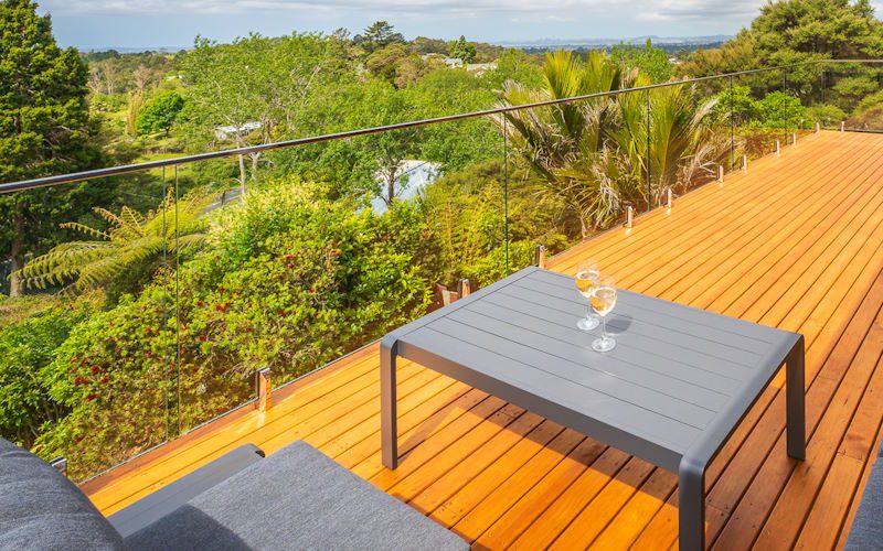 Holiday Home In The Waitakeres Stunning Views, Stylish Decor